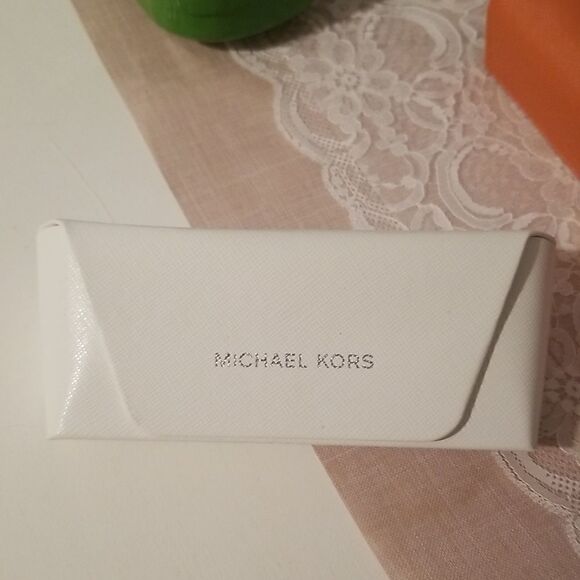 4 DESIGNER SUNGLASS CASE LOT Kate spade, Michael Kors, Torry Burch, - Picture 2 of 15